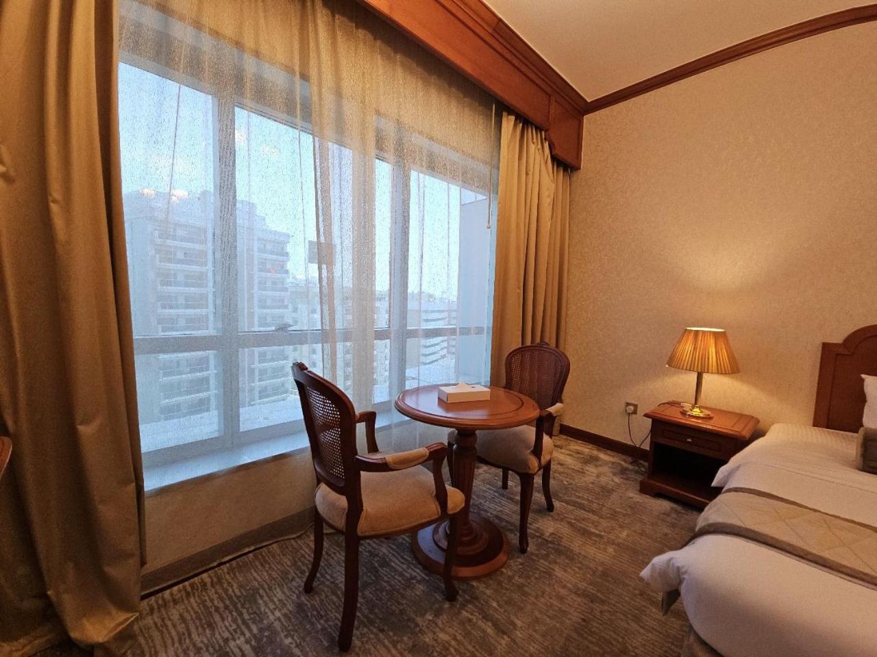 Royal Concorde Hotel & Suite Dubai Exterior foto